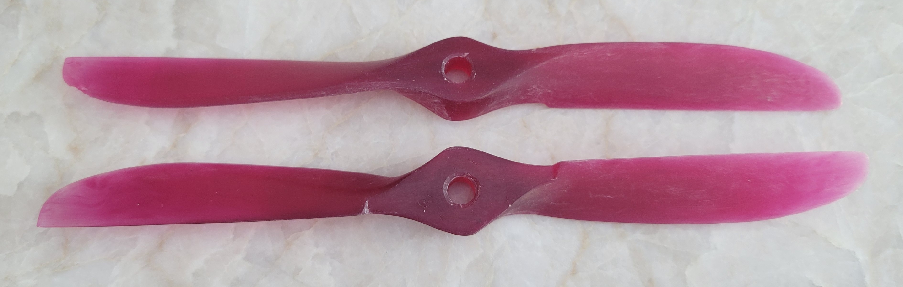 (image for) Fora F/G Propeller for 2.5cc Engines-Purple 6.93 x 3.94"